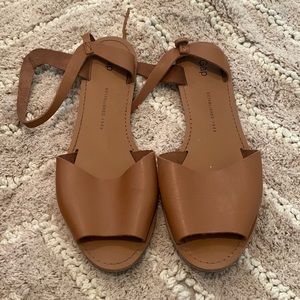 Gap sandals